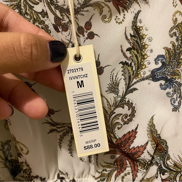 NWT Max Studio Ivory Floral Chiffon Crop Top Blouse Sz. Medium - Picture 5 of 6